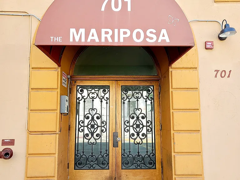 701 S Mariposa Ave #101 — Photo 1