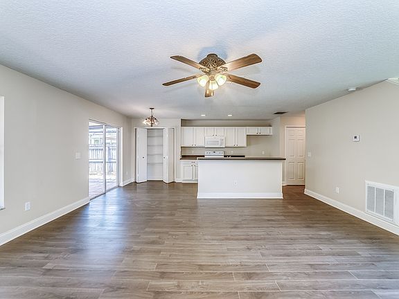 5th image of 2206 Stone Abbey Blvd