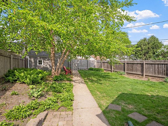 5th image of 3126 McKinley St NE
