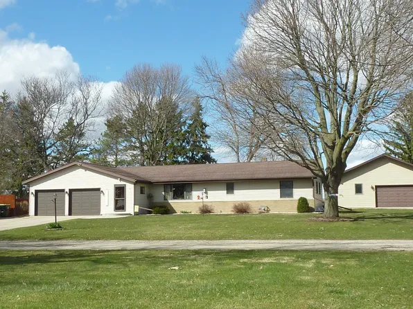 W10172 County Road F, Fox Lake, WI 53933