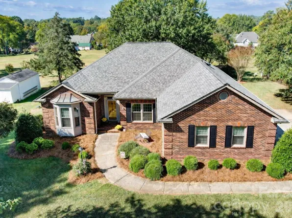 246 Canvasback Rd, Mooresville, NC 28117