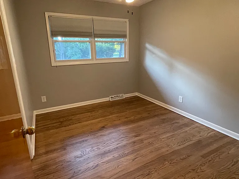 2204 Whitefield Rd — Photo 6