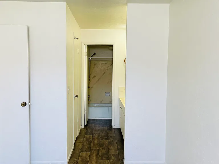 Cedar Cliff Apartments — Photo 15