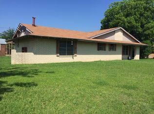 926 N Pecan St, Hico, TX 76457