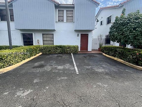 5th image of 5249 W 24th Ct #5249