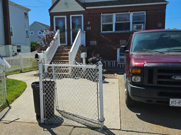 (undisclosed Address), Island Park, NY 11558