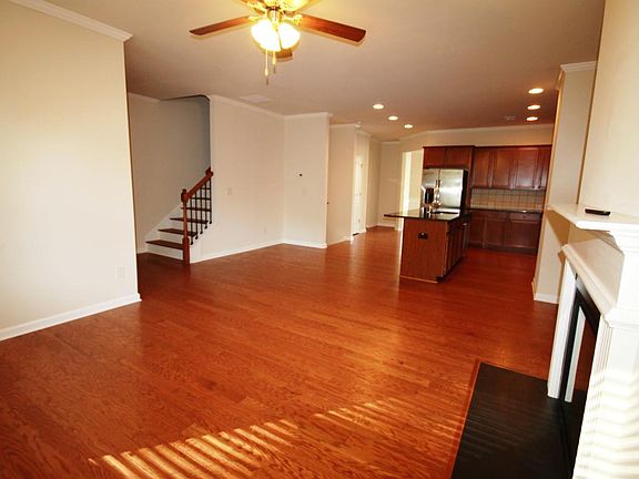 5th image of 1300 Hopkins Dr