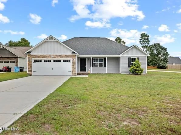 211 Rowland Dr, Richlands, NC 28574