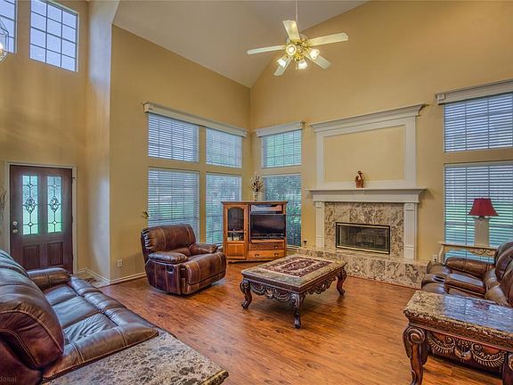 5th image of 20248 Havenshire Dr