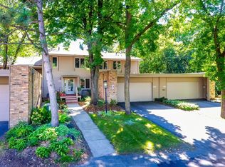 10285 Scarborough Rd, Bloomington, MN 55437