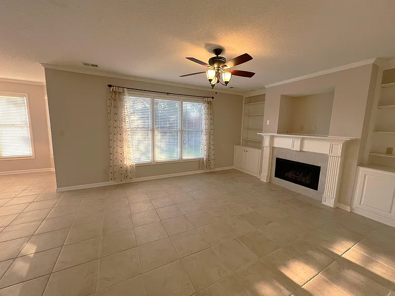 4883 Fox Springs Dr — Photo 10
