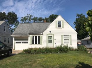 1212 Gordon Rd, Lyndhurst, OH 44124