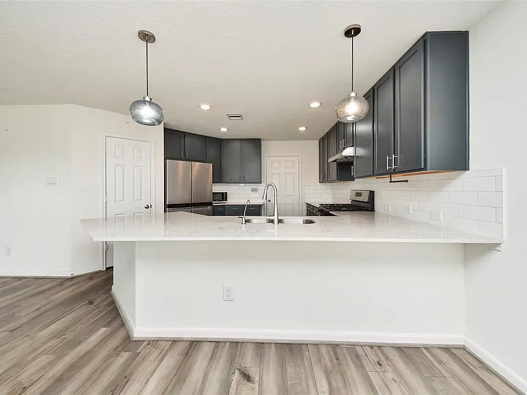 2916 Shimmer Edge Dr — Photo 16