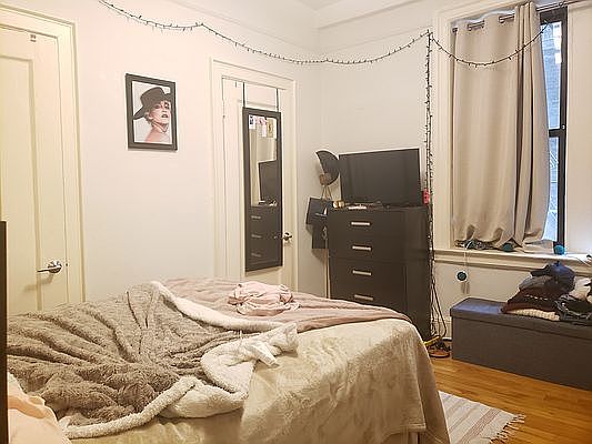 4th image of 509 Cathedral Pkwy #1
