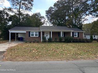 603 Sanders St, Clinton, NC 28328