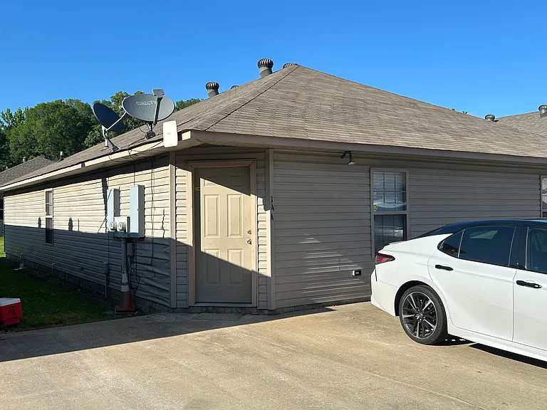 12 Mary Rose Dr #A — Photo 1