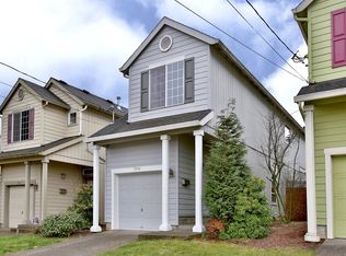 3746 NE Roselawn St, Portland, OR 97211