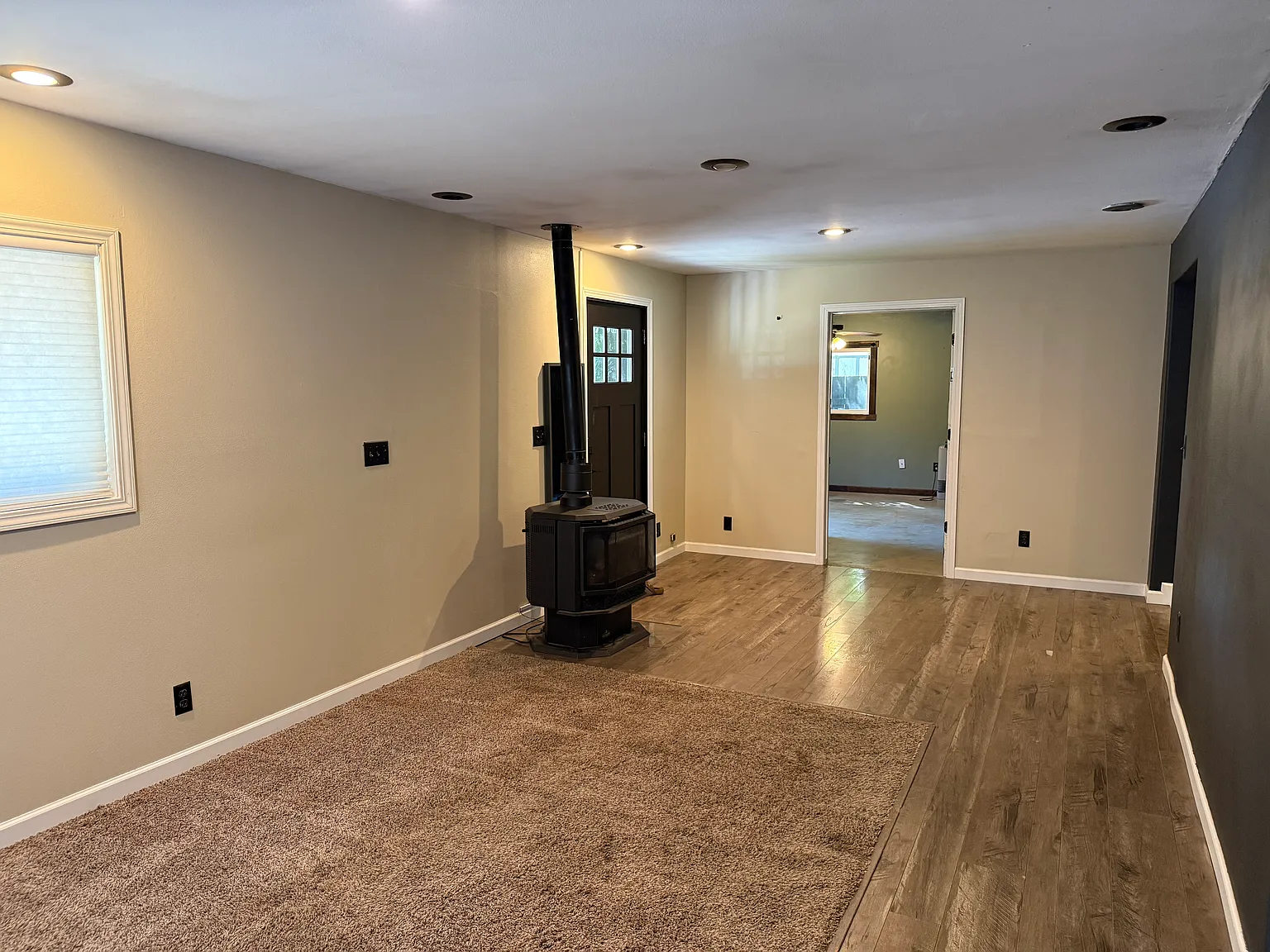 3 bed, 1491 sqft, $2,400 — Photo 3
