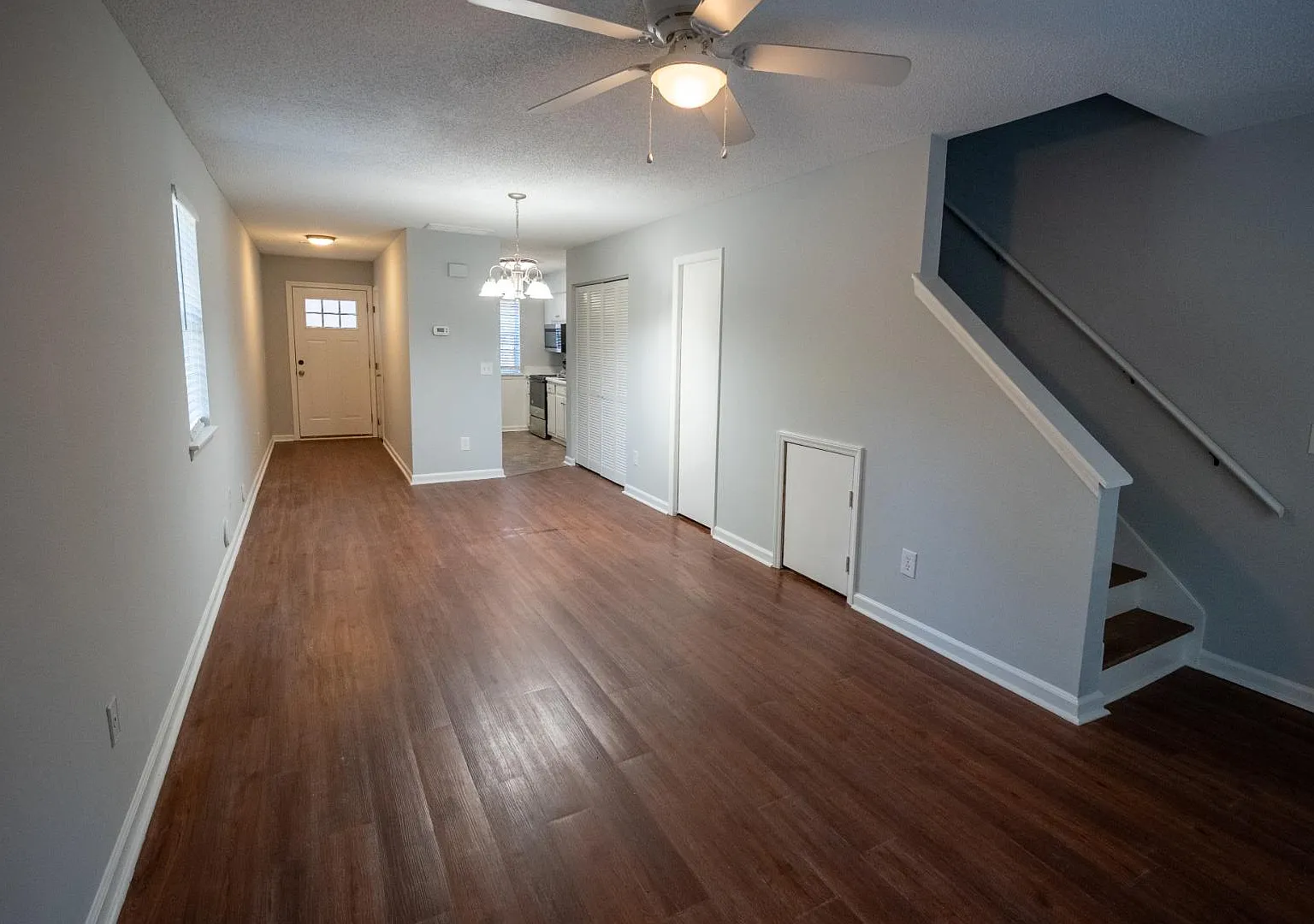 944 Bonham Ave — Photo 2