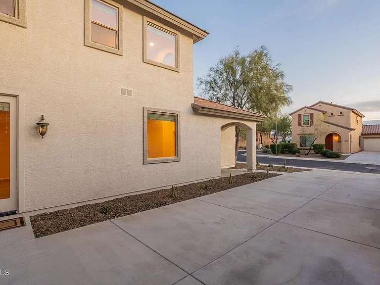 7364 W Palo Brea Ln — Photo 5