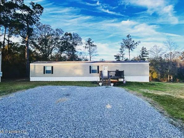 128 E Bond Rd, Wiggins, MS 39577