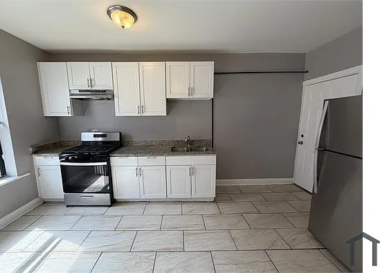 7924 S Wabash Ave — Photo 5