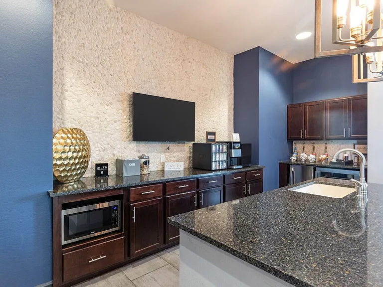 Alinium at Zionsville — Photo 14