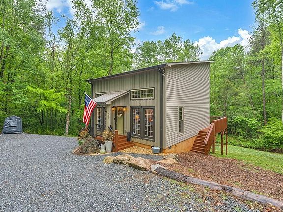 4th image of 38 Macey Dr