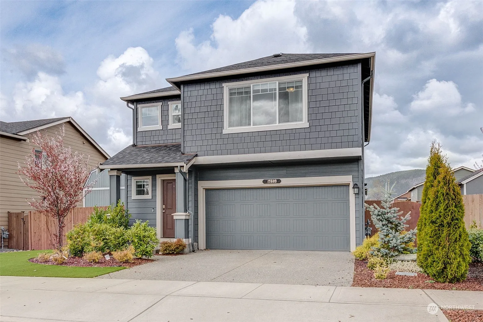 17609 Oak Street photo 1