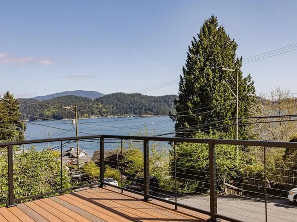 462 Central Ave, Sunshine Coast, BC V0N 1V1