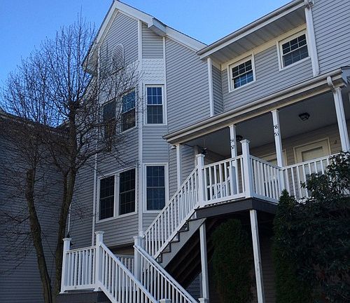 Enjoy the quiet location within Glenwood