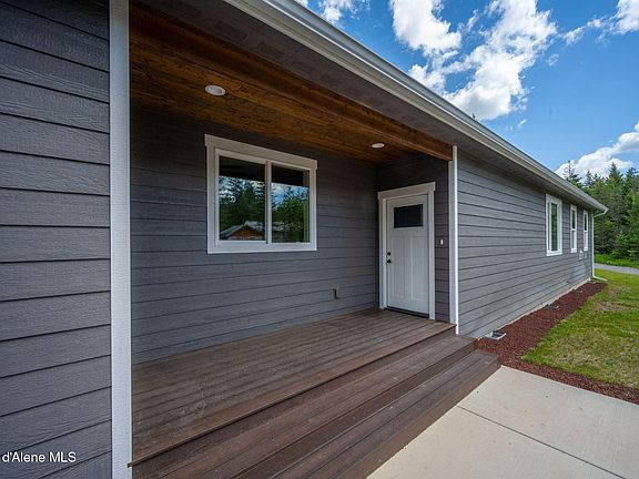 4th image of 32926 N 10th Ave