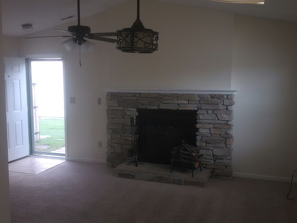2nd image of 1021 Commonwealth Pl