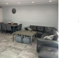 9937 Babbitt Ave, Northridge, CA 91325