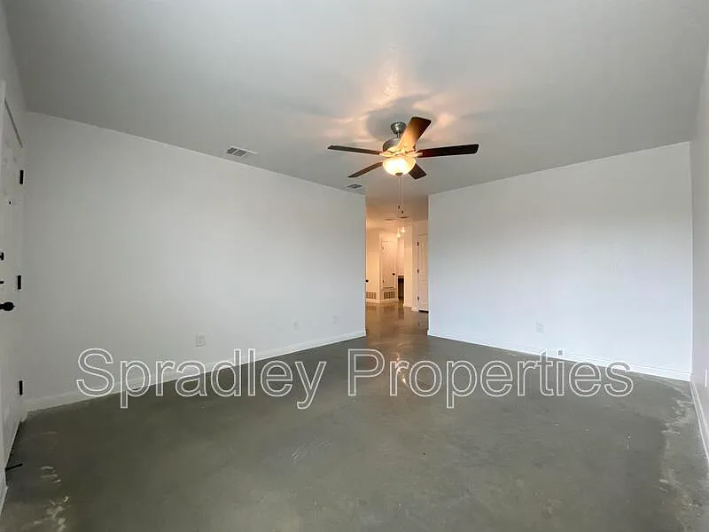Building Photo - 9118B Winding Ct