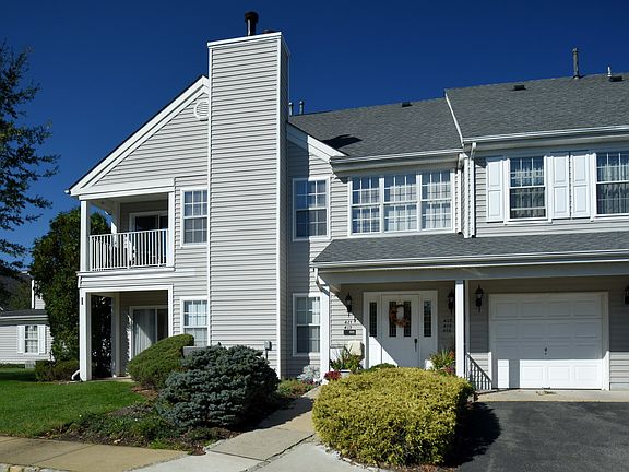 2nd image of 412 Eagles Chase Dr