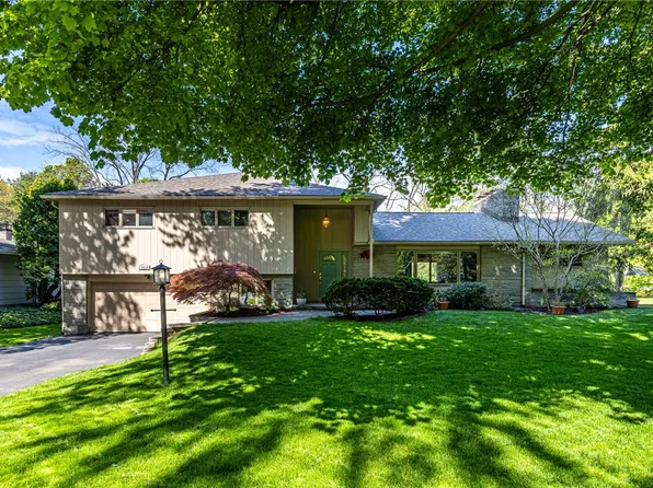 1615 Clover St, Rochester, NY 14618