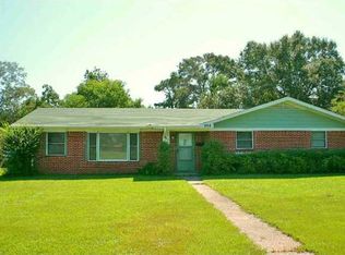 208 Jackson St, Chickasaw, AL 36611