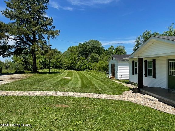 3rd image of 926 Salem Church Rd