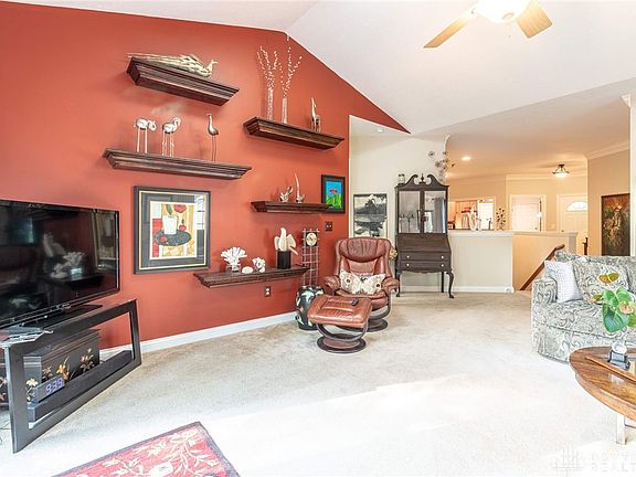 5th image of 3362 Darbyshire Dr