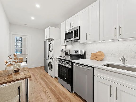 3rd image of 280 Suydam St APT 1R