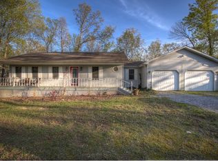 16 Drury Rd, Carbondale, IL 62902