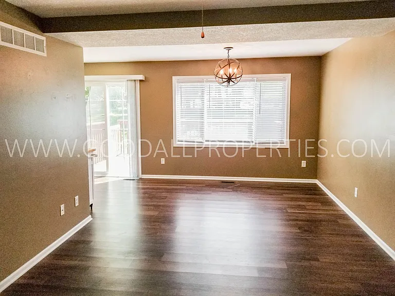 2420 Pine Ct — Photo 4