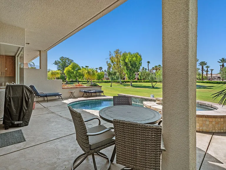 48 Pebble Beach Dr — Photo 30