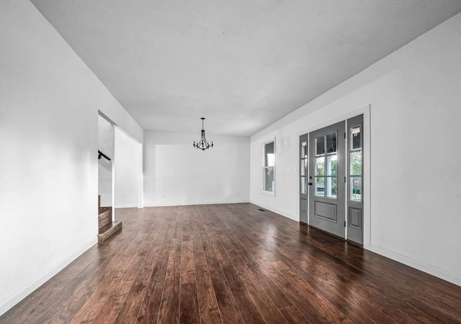 Quiet Comfort: Charming 3 Bed, 2.5 Bath Home in Van Buren — Photo 4