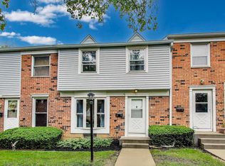 1016 Ashton Ct, Streamwood, IL 60107