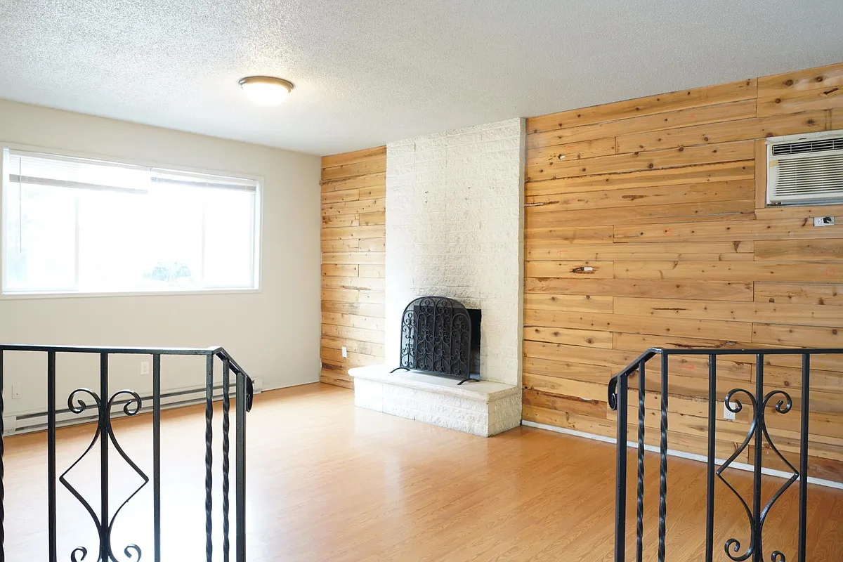 Building Photo - 510 SE 208th Ave
