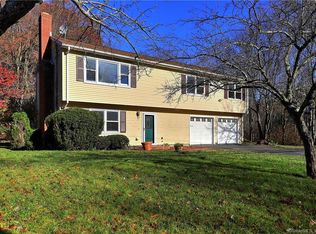 67 Ford St, Ansonia, CT 06401
