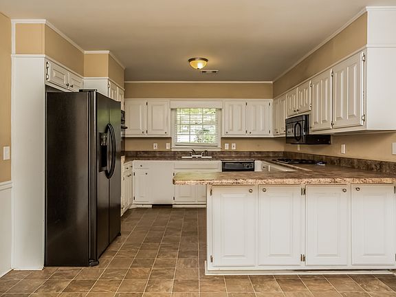 5th image of 1401 Overwood Trce