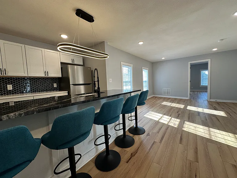 408 E Laurel St #2 — Photo 36